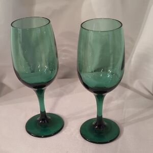 Green Wine Glasses Set